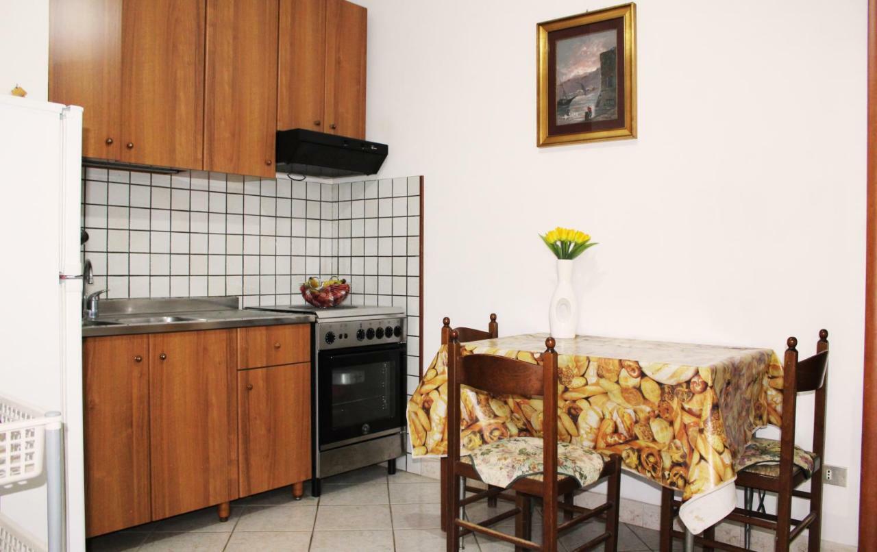 B&B Casa Del Sole - De Luca Apartments Torre Marino Екстер'єр фото