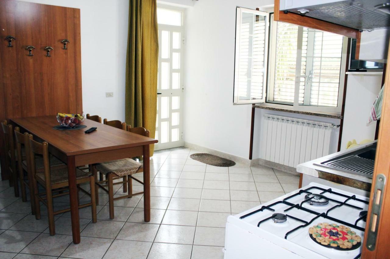 B&B Casa Del Sole - De Luca Apartments Torre Marino Екстер'єр фото